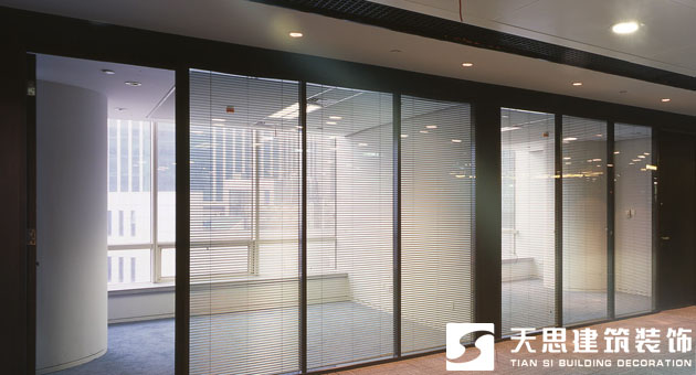 <a href=//zoyaart.cn/ target=_blank class=infotextkey>合肥办公室装修</a>玻璃